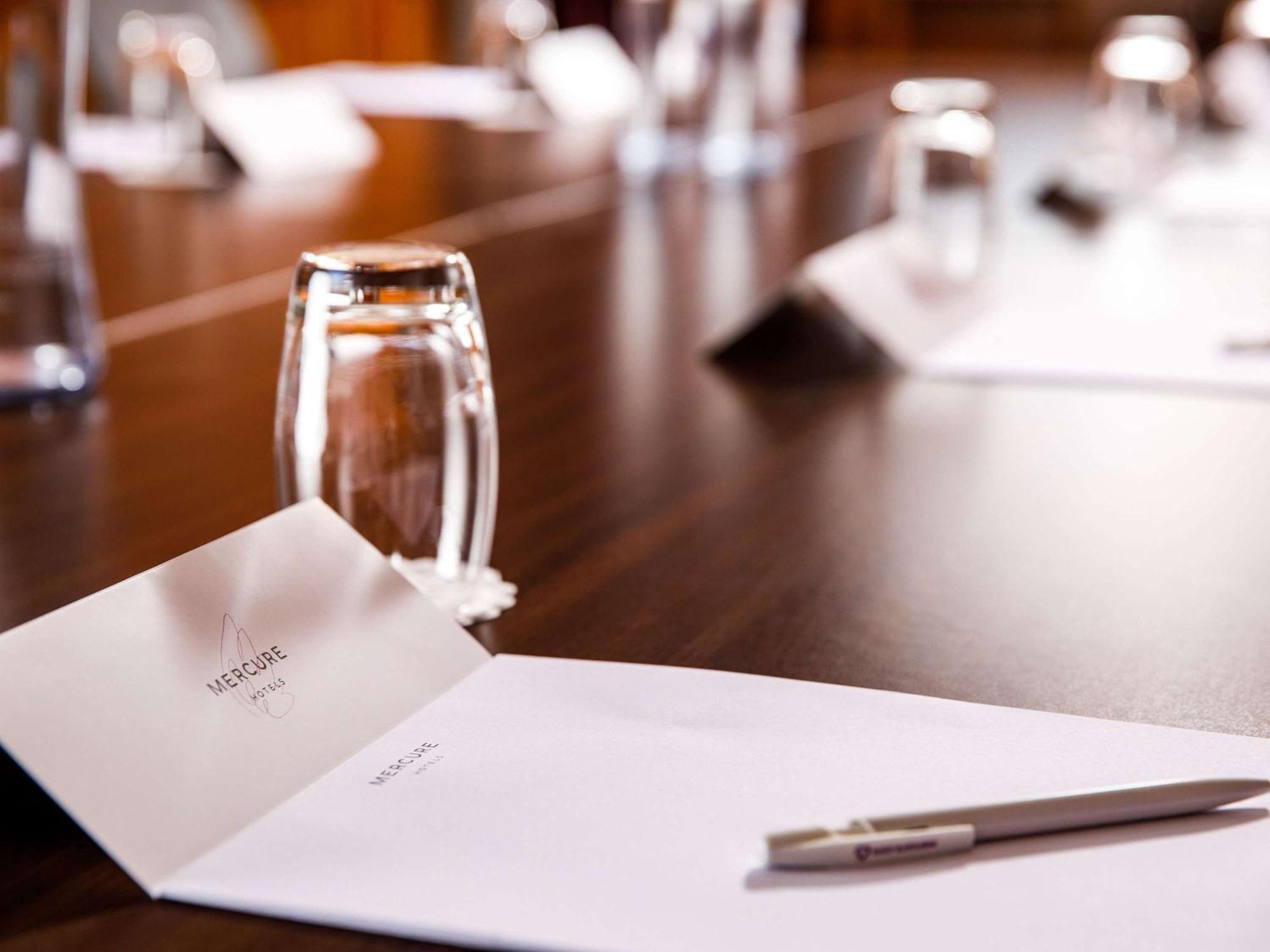 Mercure Telford Centre Hotel Dış mekan fotoğraf
