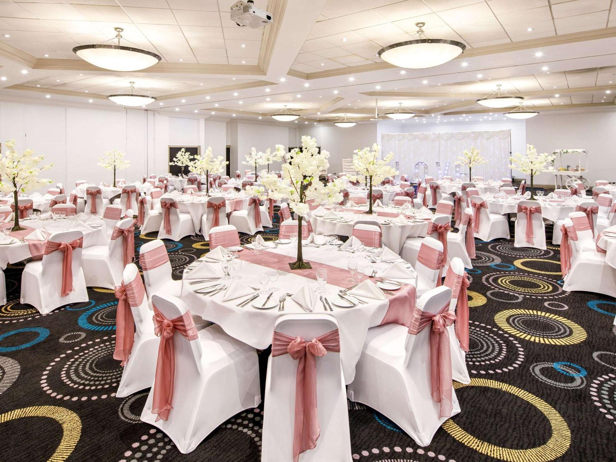 Mercure Telford Centre Hotel Dış mekan fotoğraf