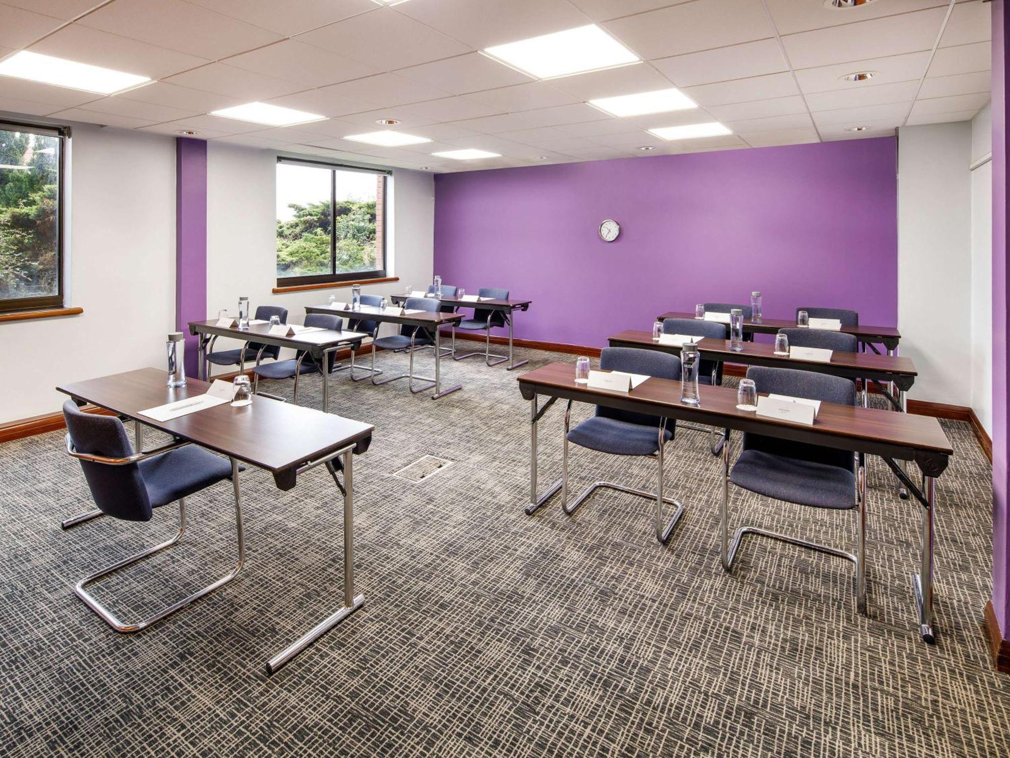 Mercure Telford Centre Hotel Dış mekan fotoğraf